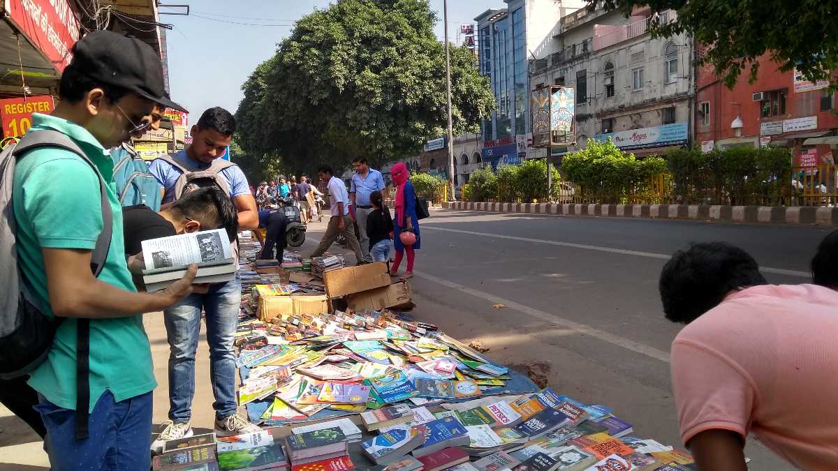 Daryaganj Sunday Book Market