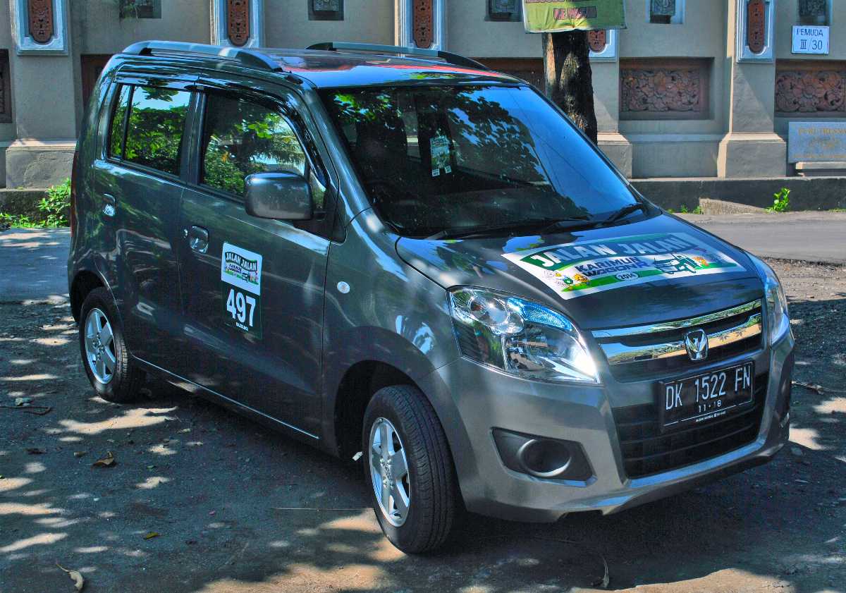 Renting a car in Bali