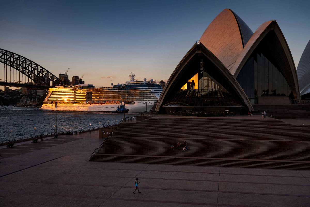 Sunset is normally prime photo-taking time at the Opera House.