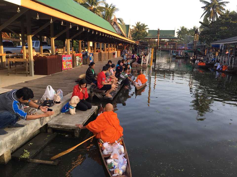 Tha Kha Floating Market Samut Songkhram Thailand