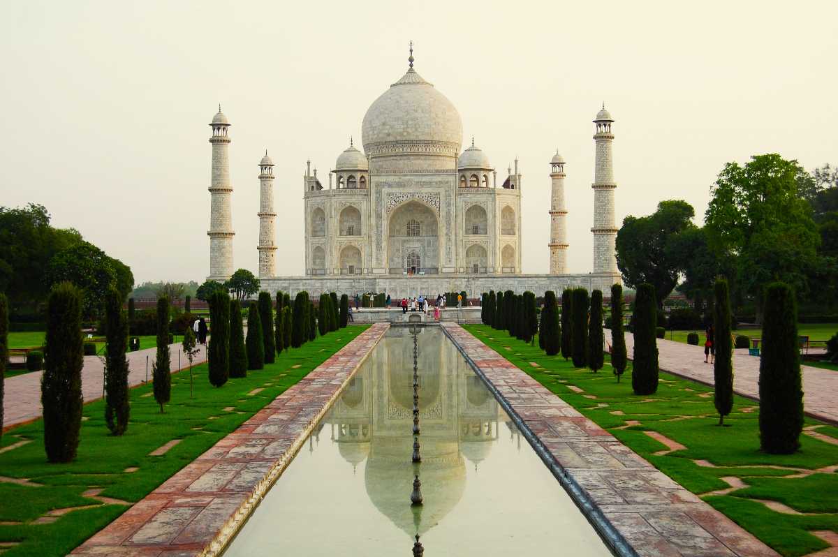 essay on historical monuments in india