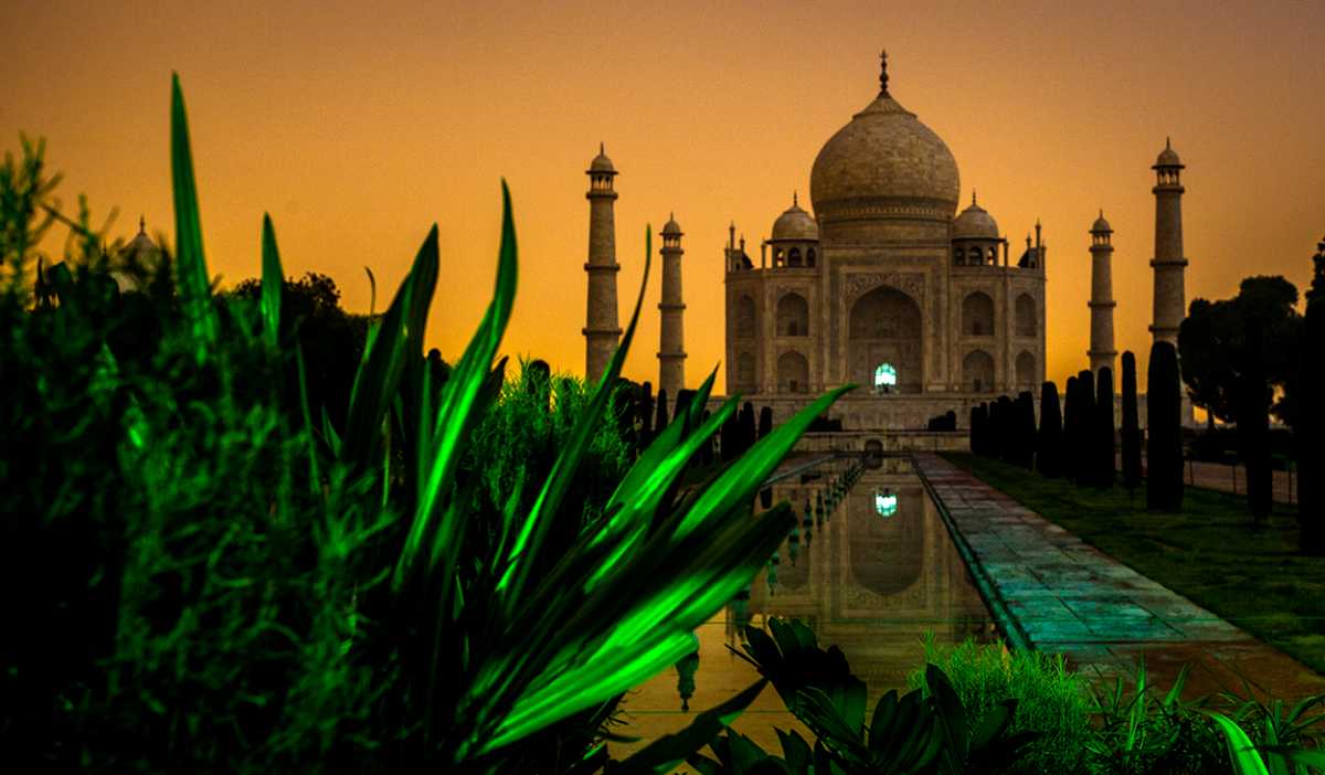 Now You Can Witness the Taj Mahal Post Sun Set