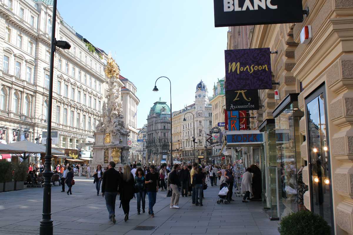 shops, graben street