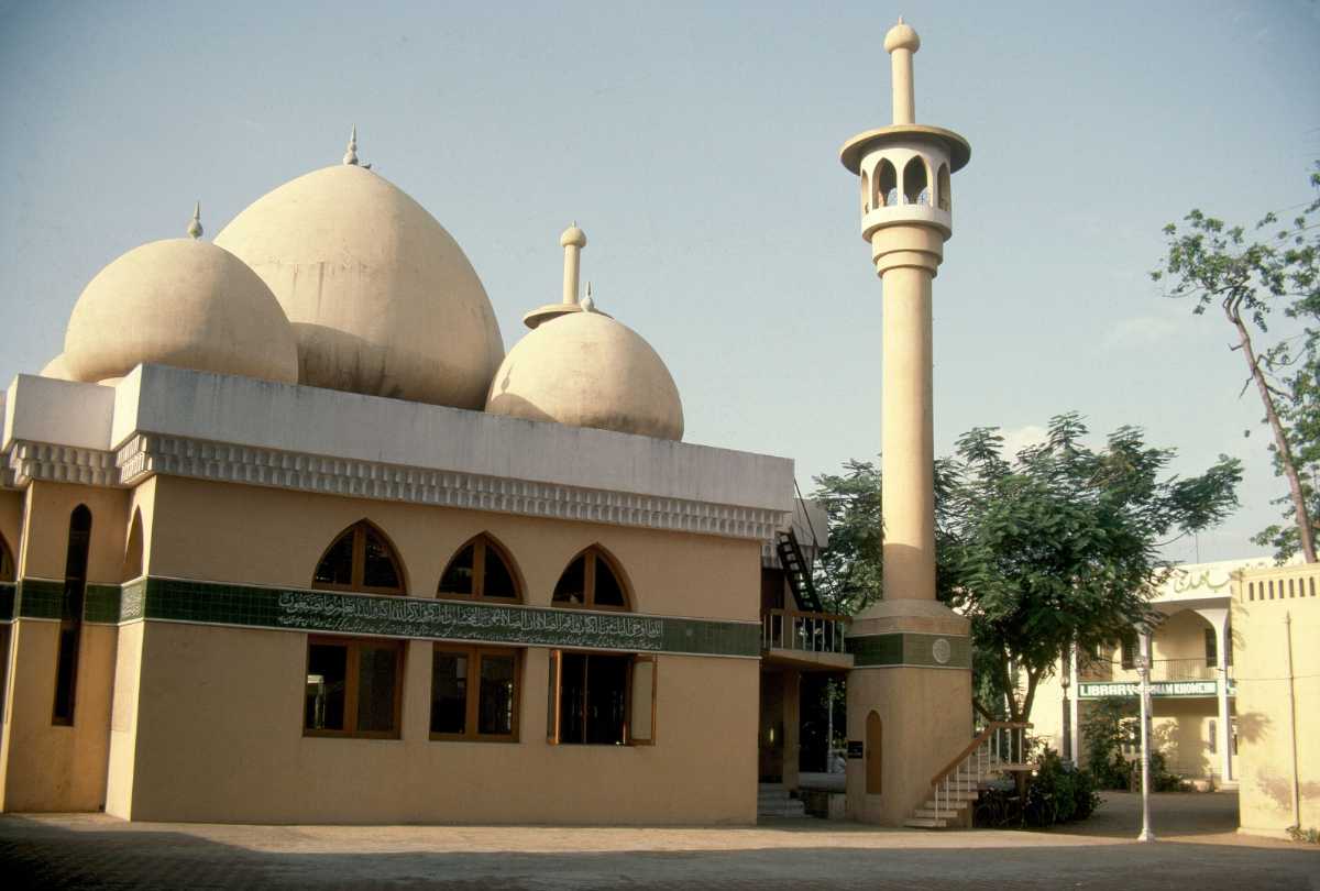 Thousand Lights Mosque Chennai | Timings, History, Photos