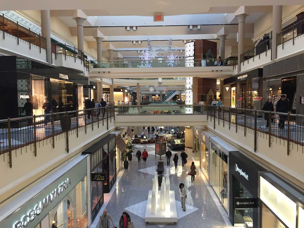 12 Malls in Washington For Your Retail-Therapy Needs!
