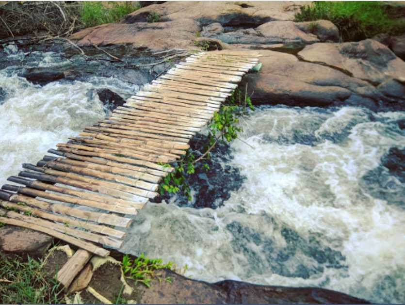 Paniyeli Poru Hanging Bridge