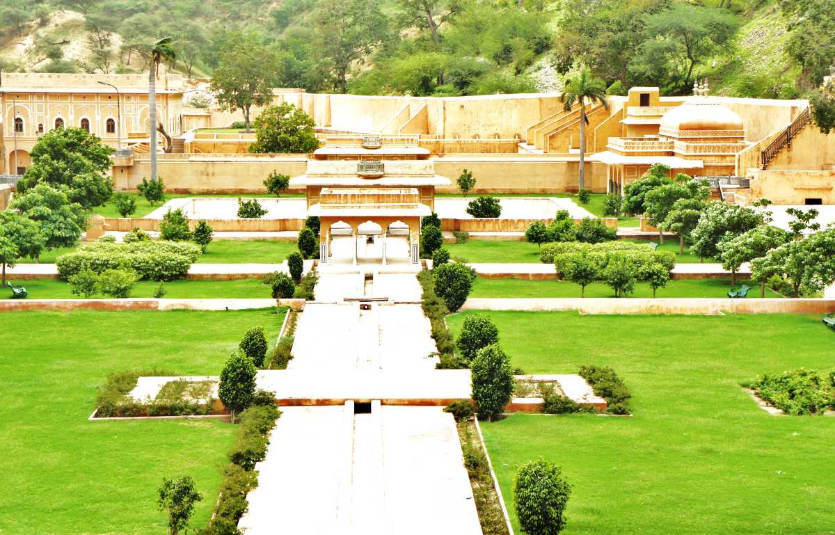 places to visit near jaipur in 100 km