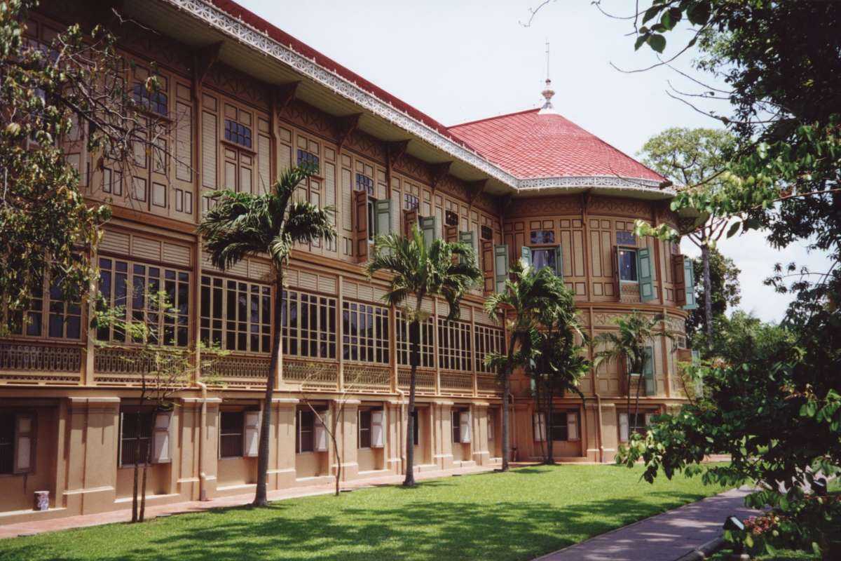 Vimanmek Teak Mansion Palace