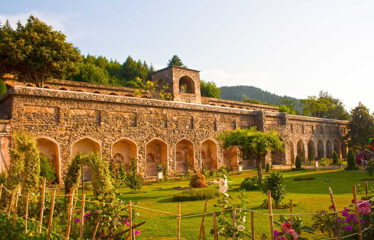 Pari Mahal, Srinagar (Kashmir)| Timings, History, Images