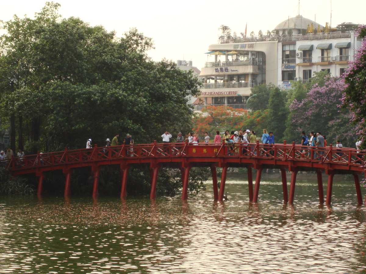 Hoan Kiem Lake, Walking Tours of Hanoi