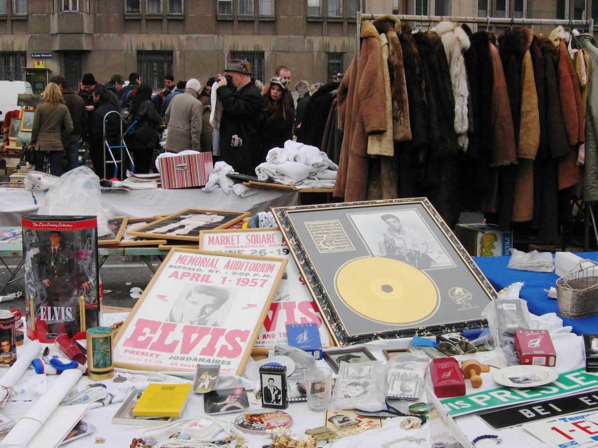 saturday flea market, naschmarkt, vienna