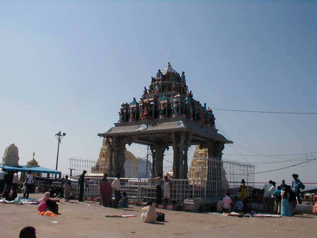 Yadagiri Gutta Temple Premises