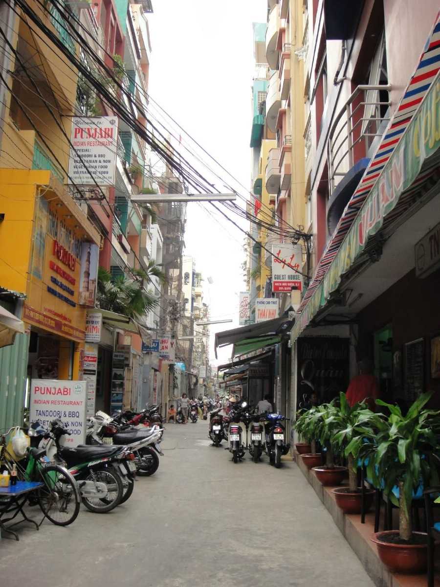 Alley of Pham Ngu Lao Street, Loaded With Affordable Hotels