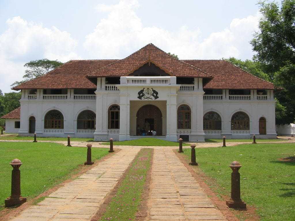 18 Historical Places In Kerala | Heritage Places 2023