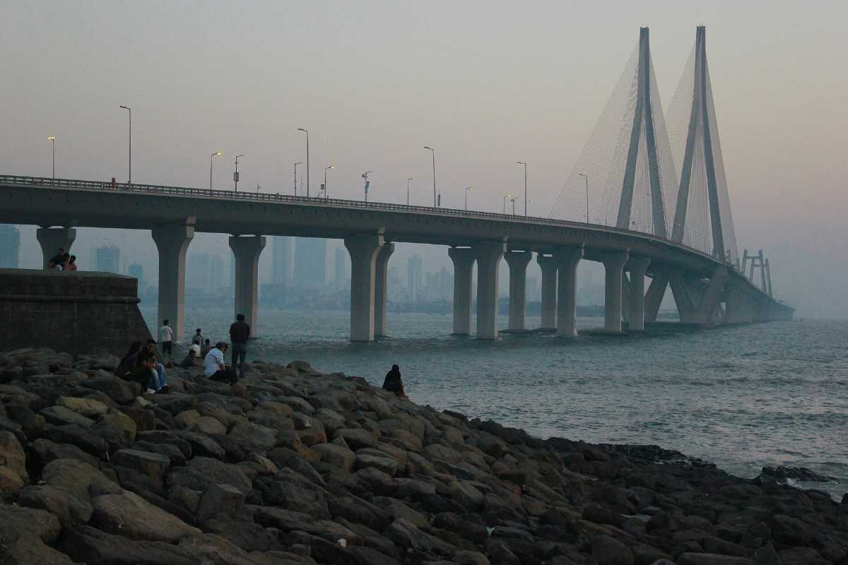 places to visit near bandra east mumbai