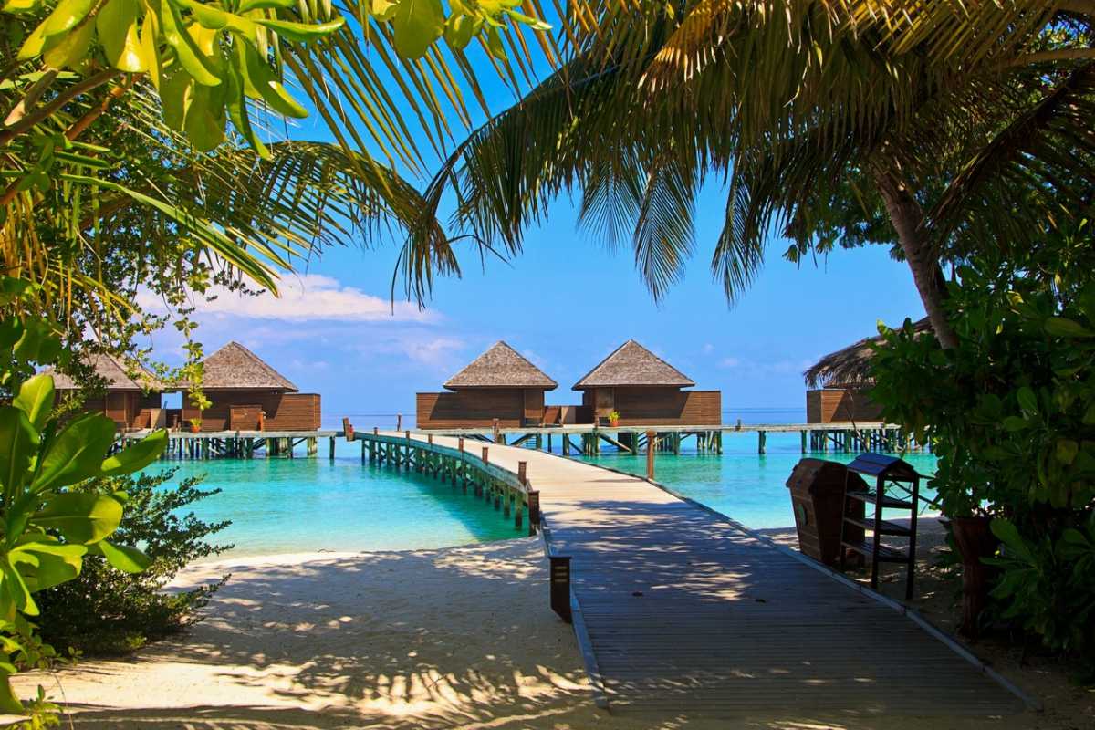 Overwater bungalows in Moorea, Top 10 overwater bungalows in the world