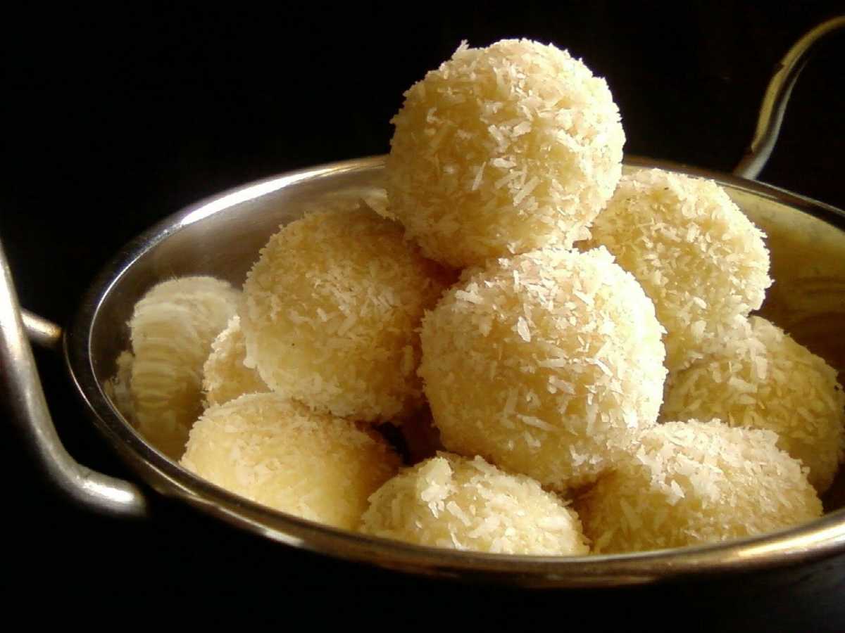 Naru, Bengali Sweets