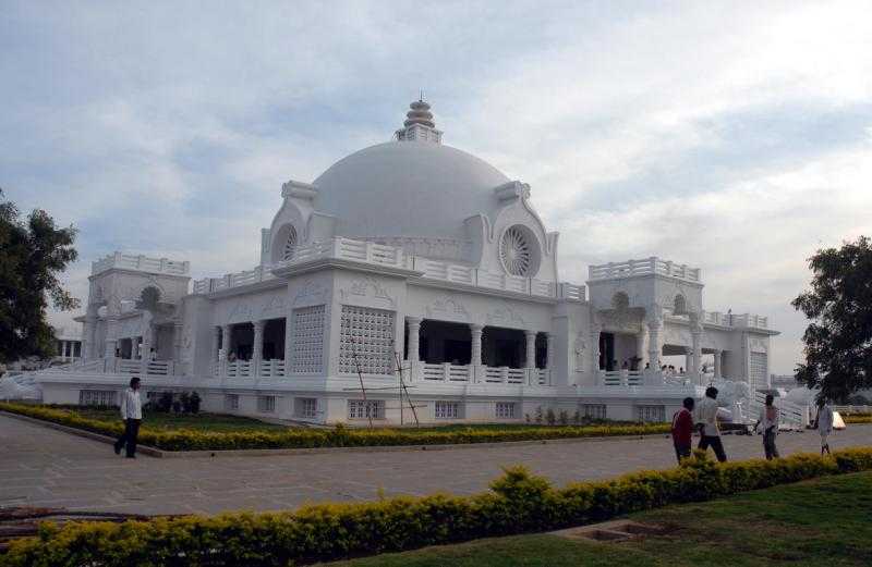 buddha vihar side-view