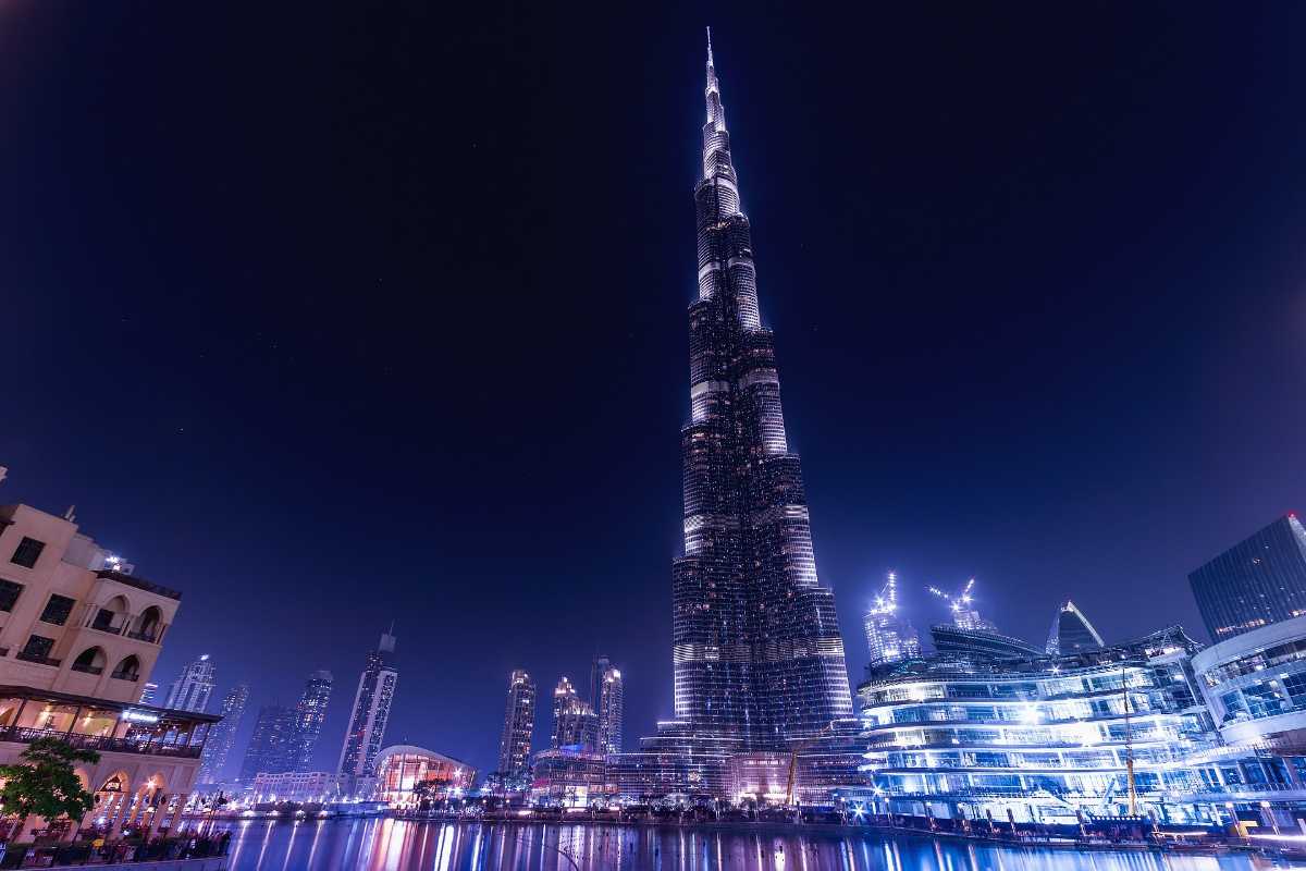 Burj Khalifa, Nightlife in Dubai