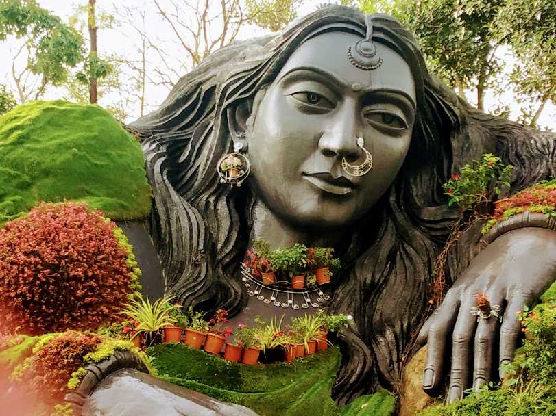 The Mother Nature Statue @ Siri Coffee