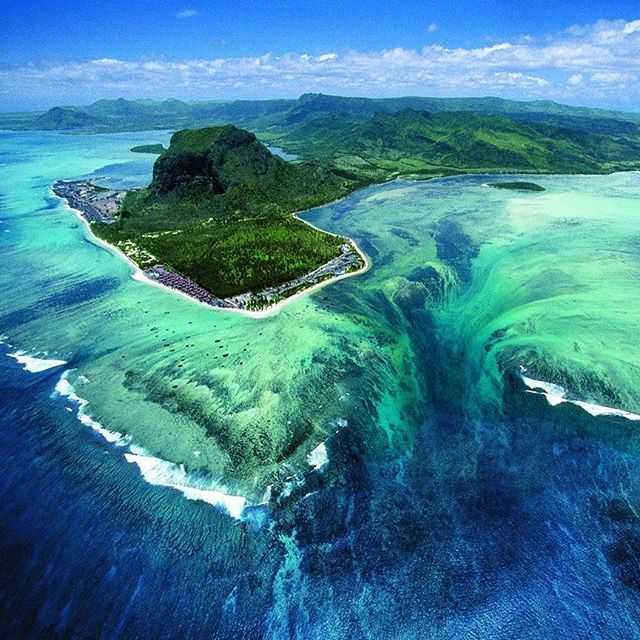 Underwater Waterfall Mauritius