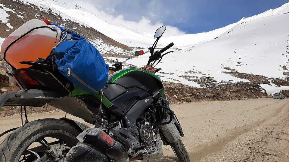 Bajaj Dominar