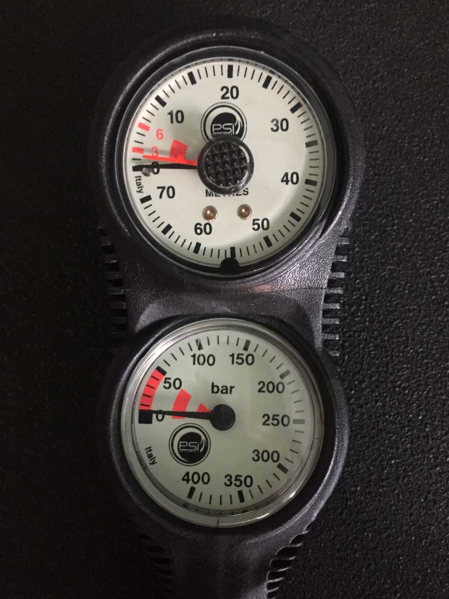 Depth and Pressure Gauge