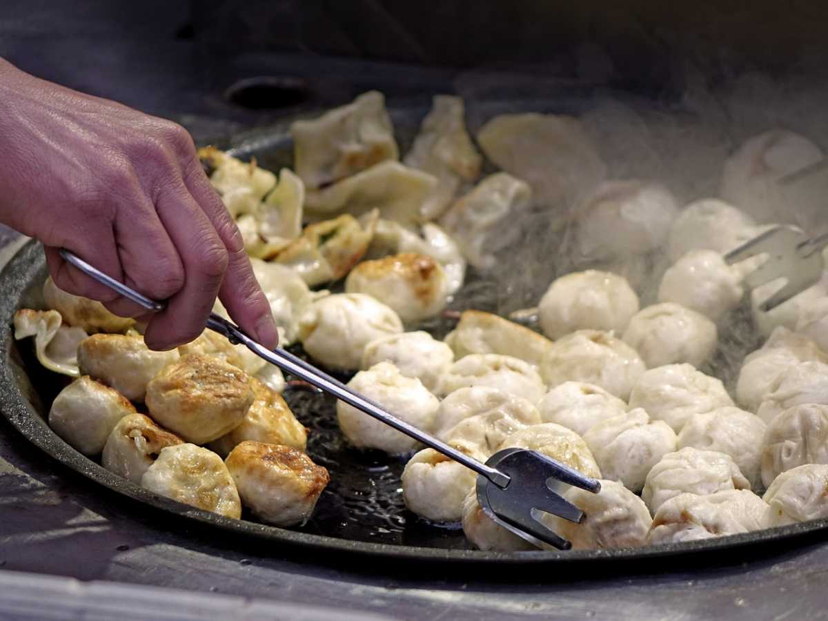 Best Momos in Delhi: 15 Best Places to Have Momos(2022 Updated List)