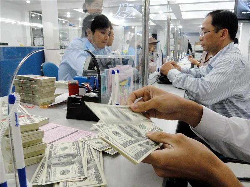 Currency exchange in Vietnam