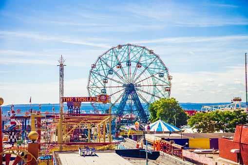 Top NYC's Theme Parks for Large Group Outings