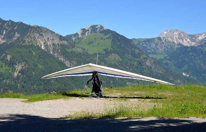 Hang-gliding in Dharamkot, Dharamshala, Himachal Pradesh