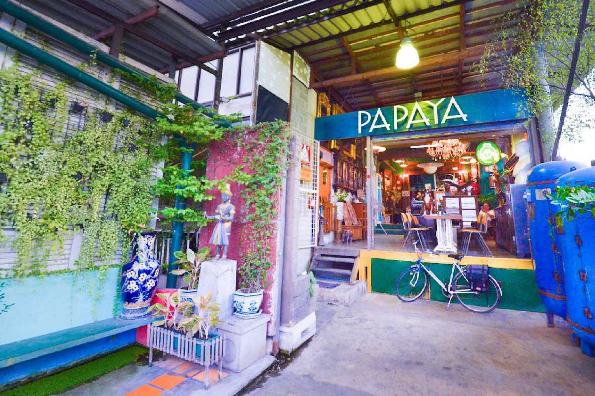 Papaya Vintage Shop Bangkok Thailand