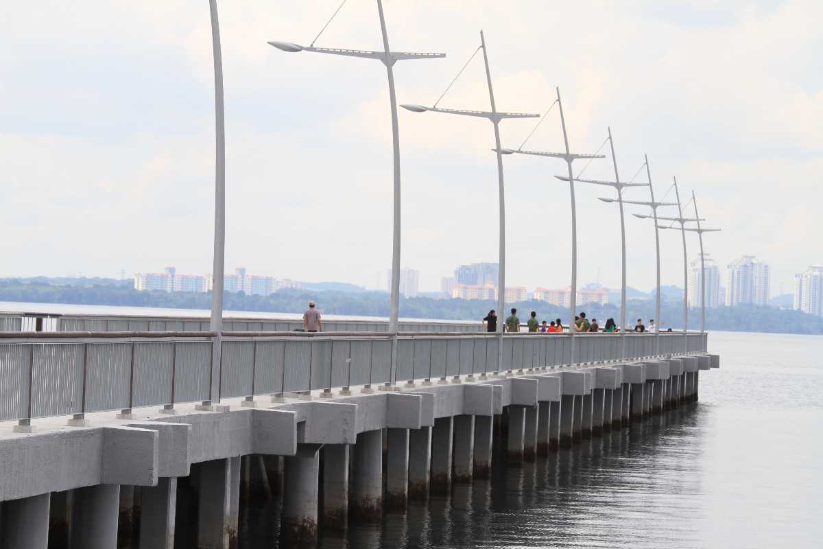 Sunrise at Woodlands Waterfront Park