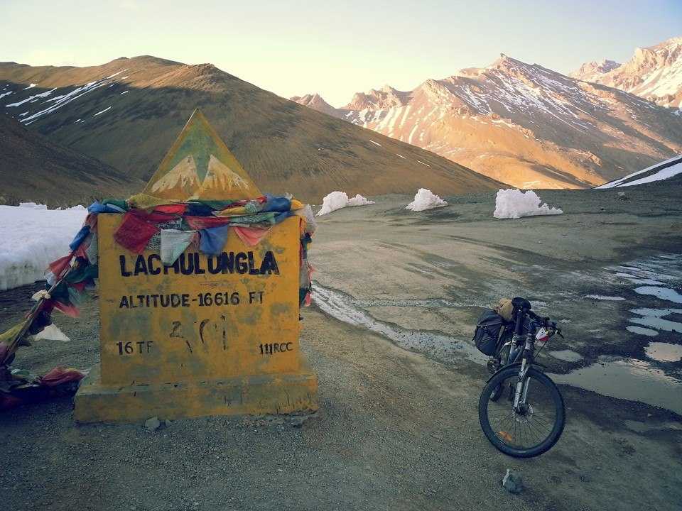 Lachung La, Highest motorable roads in India