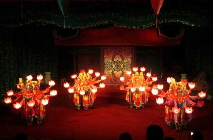 Vietnamese Culture, Lantern Dance