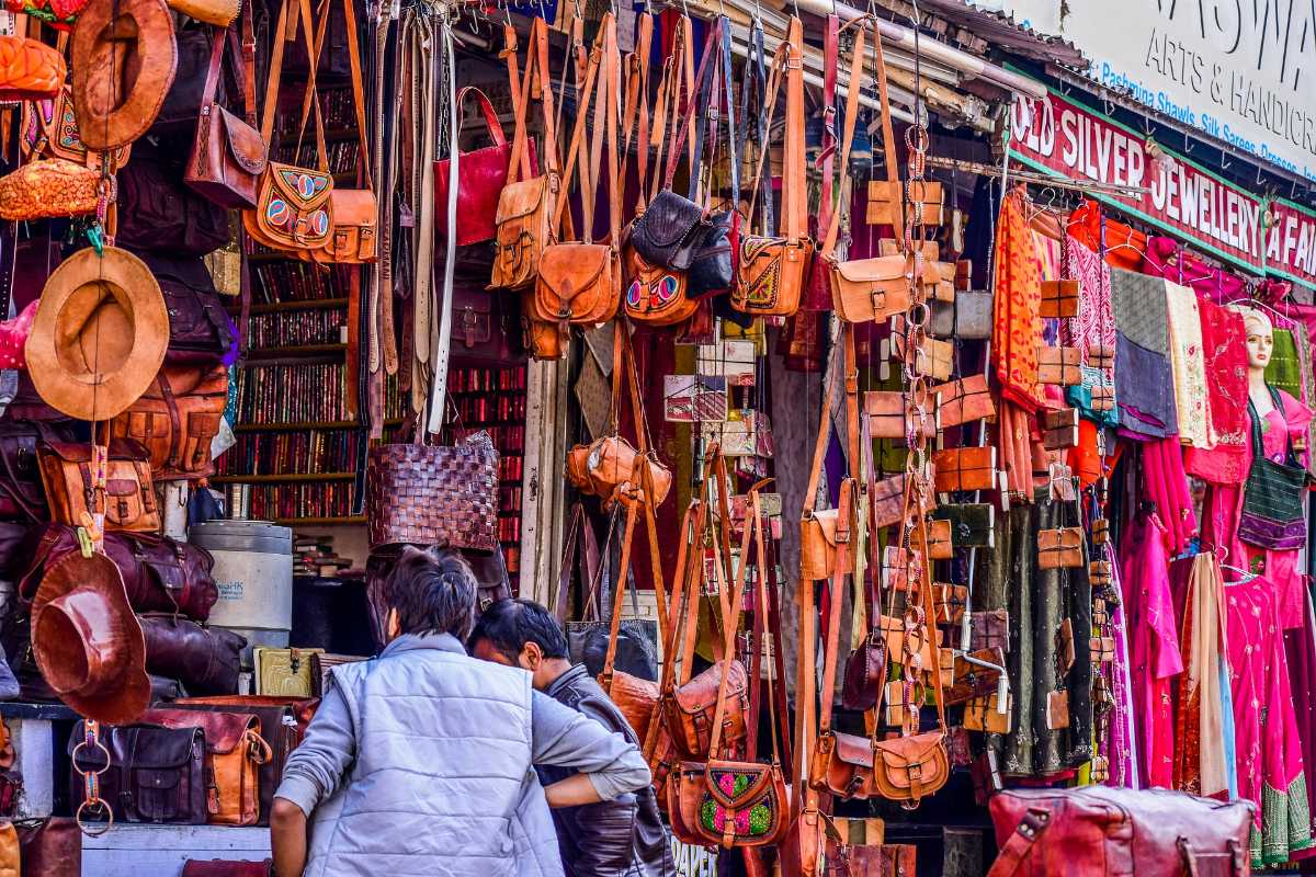 Winter season shopping, Sikar