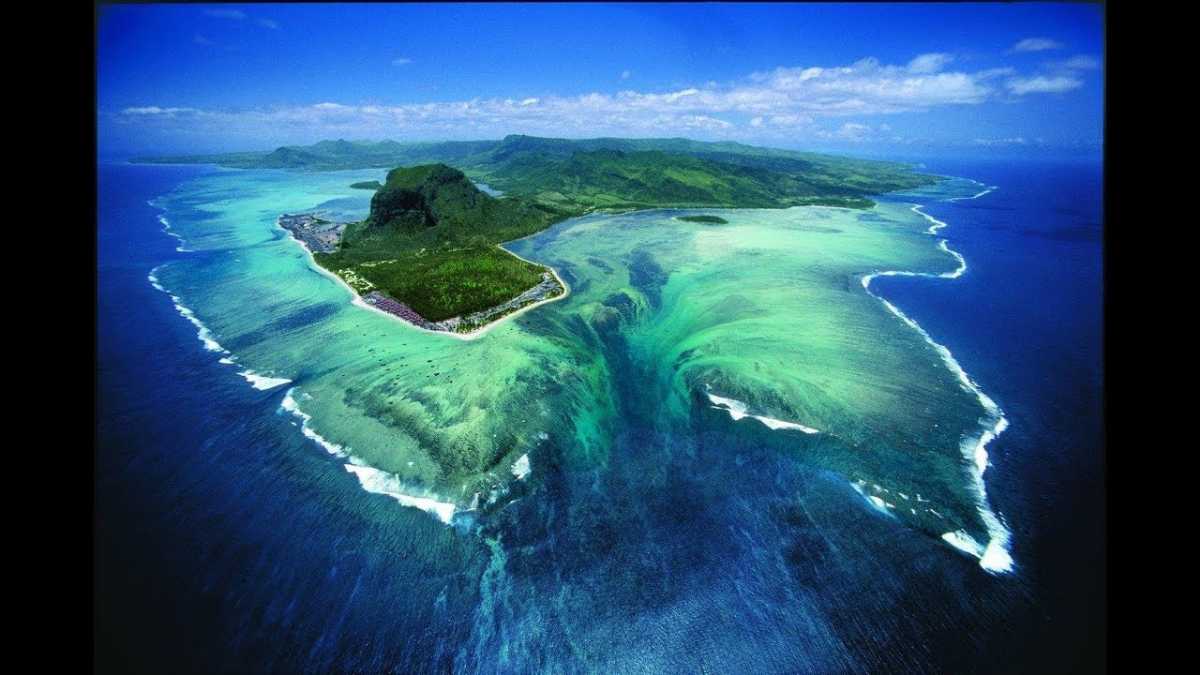 Underwater Waterfall Mauritius
