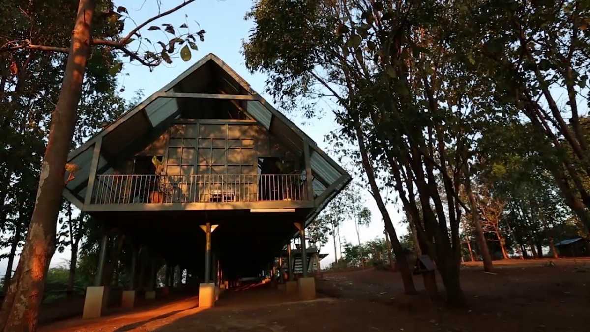 Post Disaster School in Bangkok was Built to Avoid Earthquake Damage