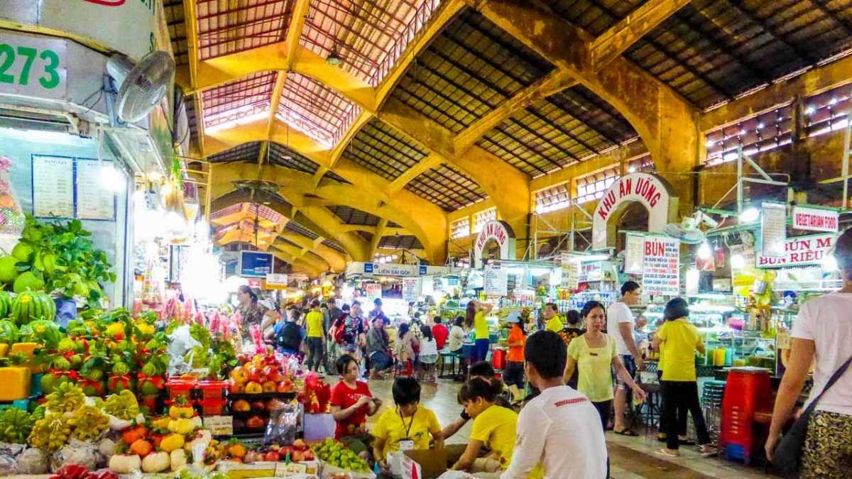 Shopping at Ben Thanh Market