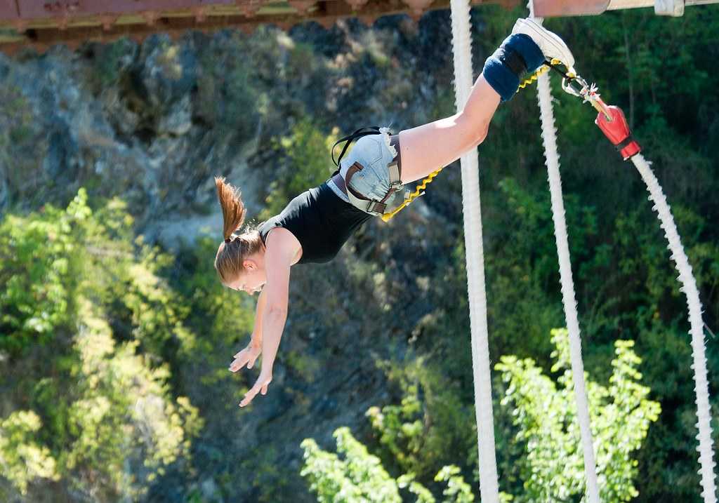 tourist thailand bungee jumping