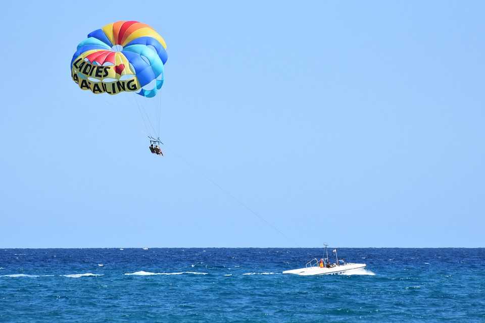 Parasailing in Maldives