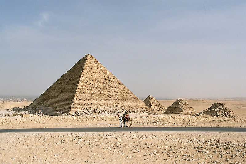 Pyramid of Menkaure with its Satellite Pyramids
