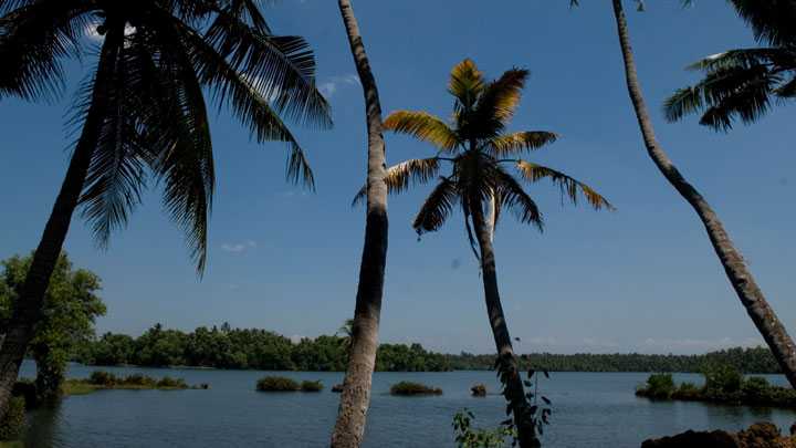 Ponnumthuruthu Island, Trivandrum - A beautiful island in india