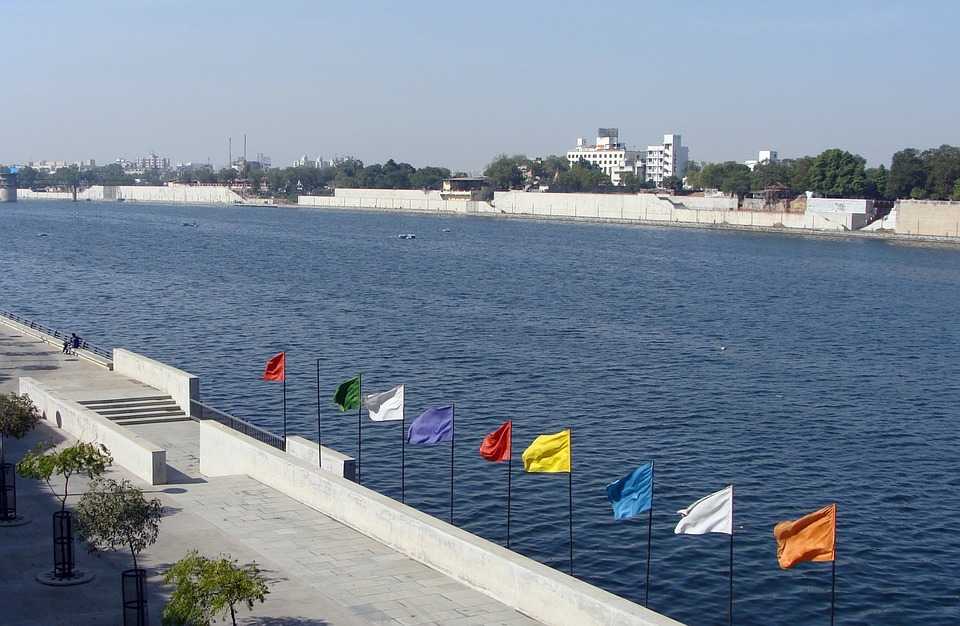 Sabarmati Riverfront, Ahmedabad | History, Timings, Photos | Holidify