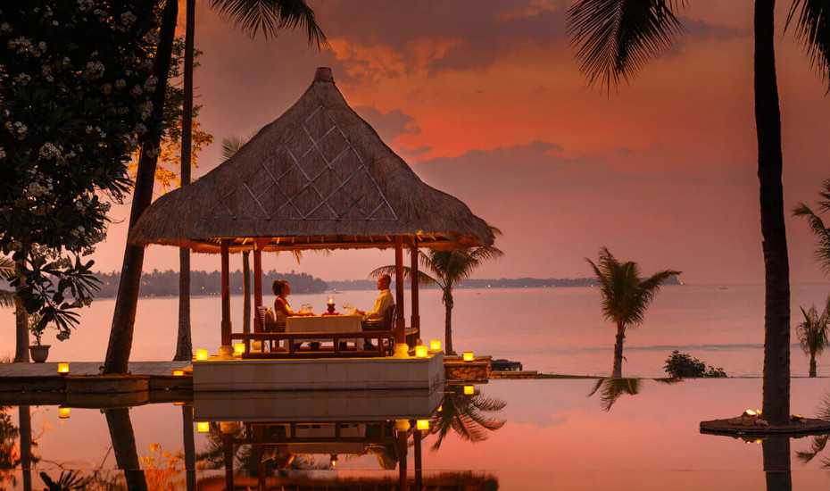 Honeymoon in Bali, Romantic Date by Sunset