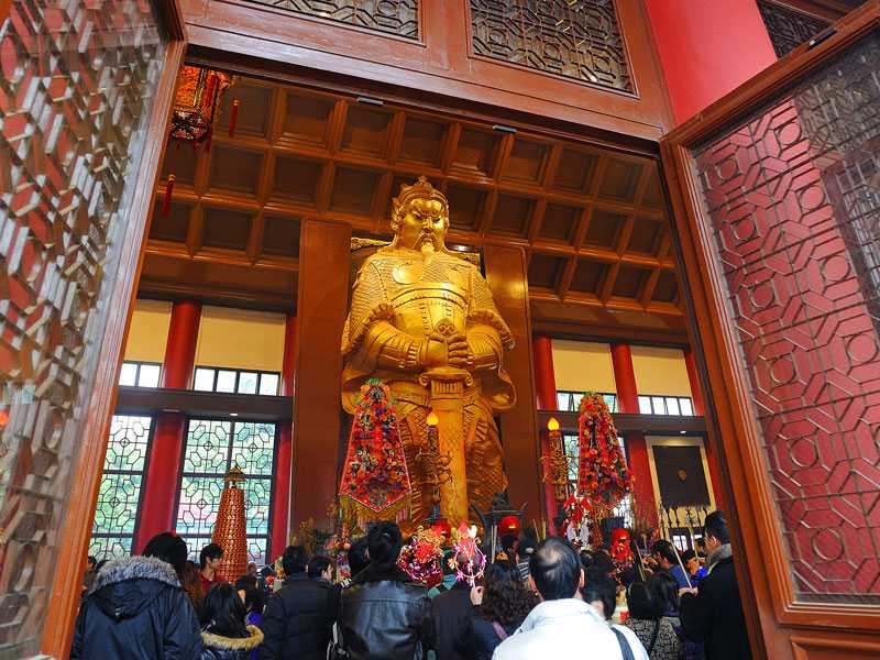 Che Kung statue at Sha Tin Che Kung Temple