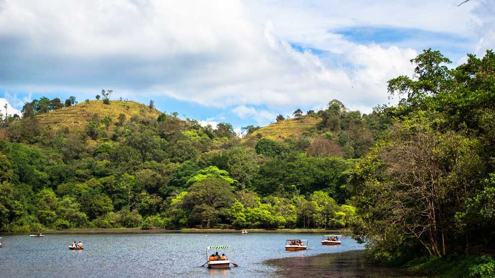 wayanad tourist pookot lake