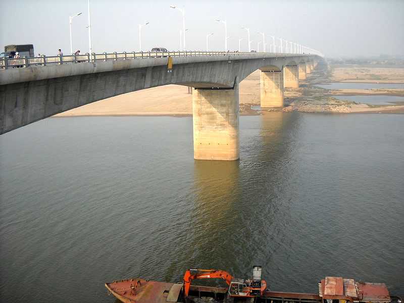 Vinh Tuy bridge