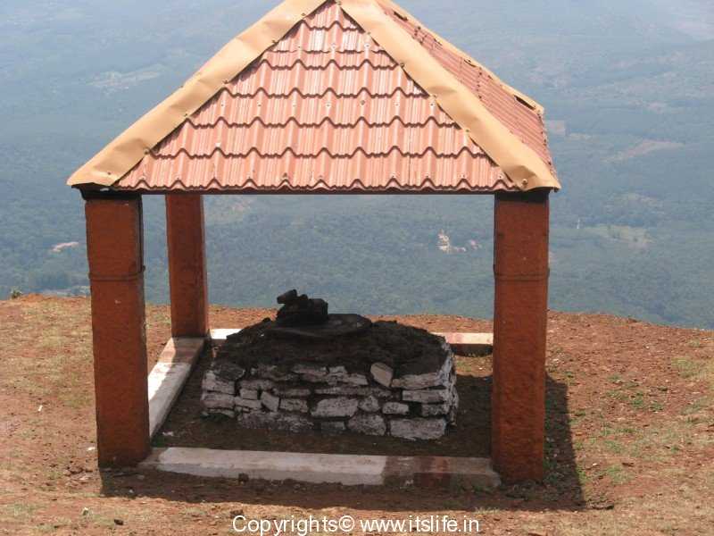 mullayanagiri trek steps