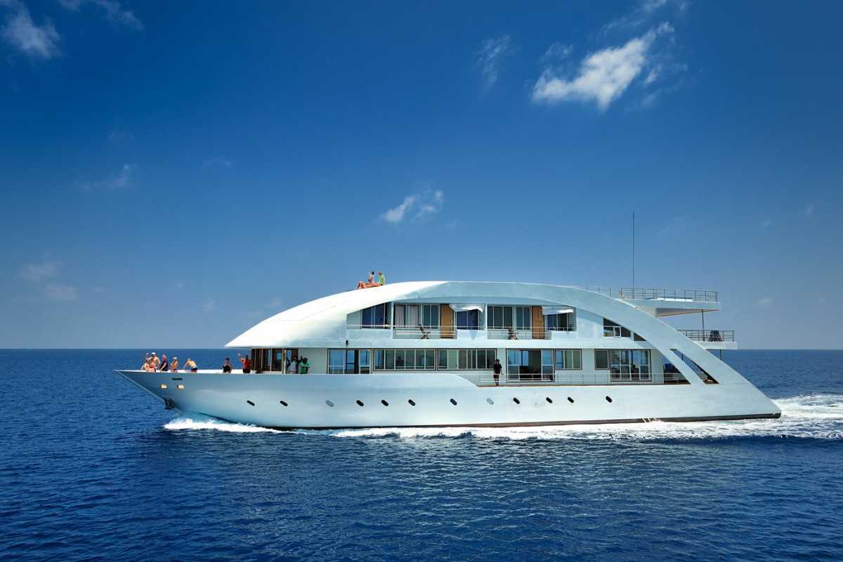 yacht cruise lakshadweep